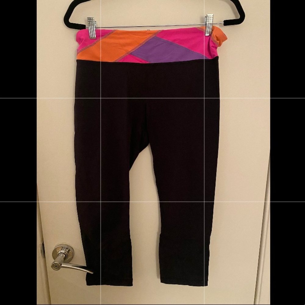 LULULEMON ATHLETICA Cropped Legging